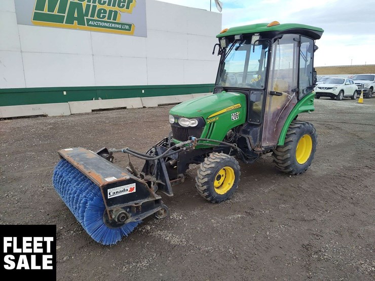 2013-john-deere-2025r-image-1