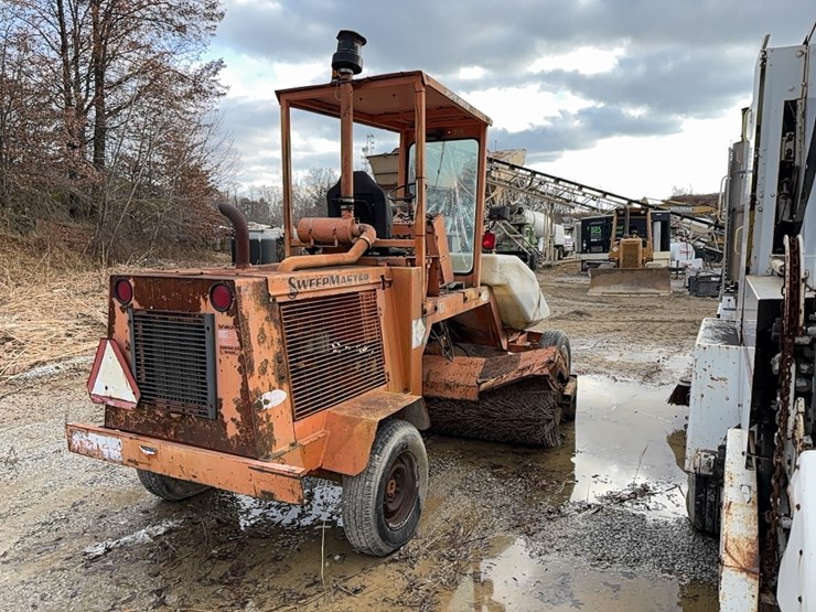 lay-mor-sweepmaster-8c-image-3