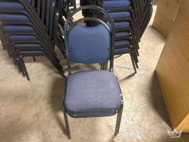 lot-of-foldable-tables-image-6