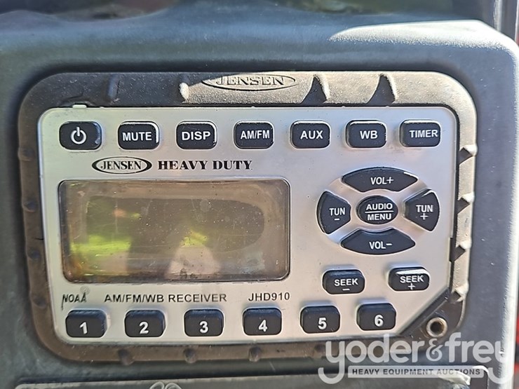 2018-takeuchi-tl12r2-image-19