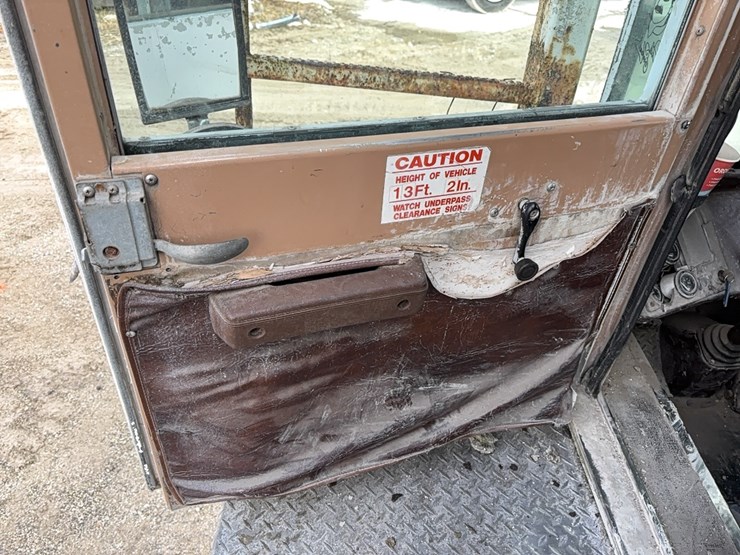 1999-advance-cm3ap6811-concrete-mixer-truck-vn:1a9tac4s8x0007087-image-18