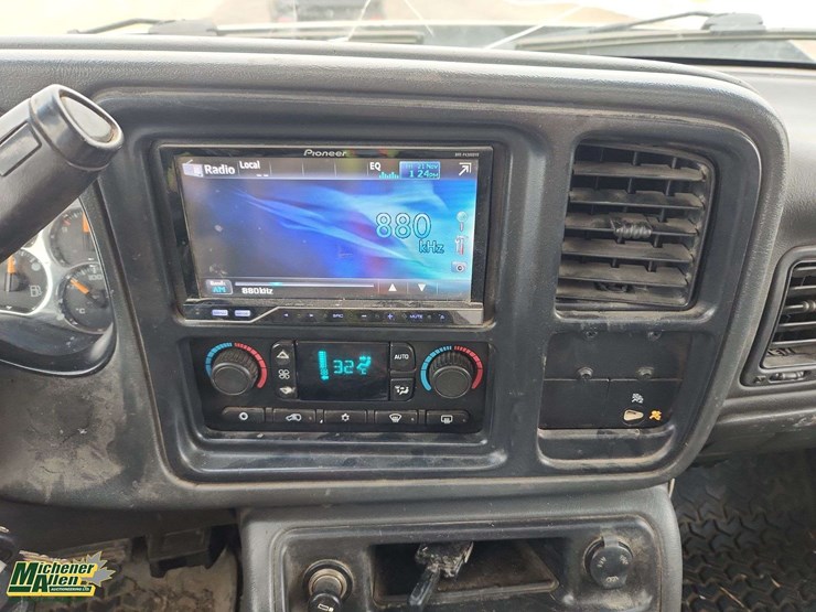 2006-chevrolet-silverado-2500hd-image-24