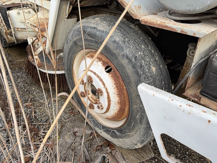 1995-athey-sweeper-vn:1a9s24dr0sr059085-image-26