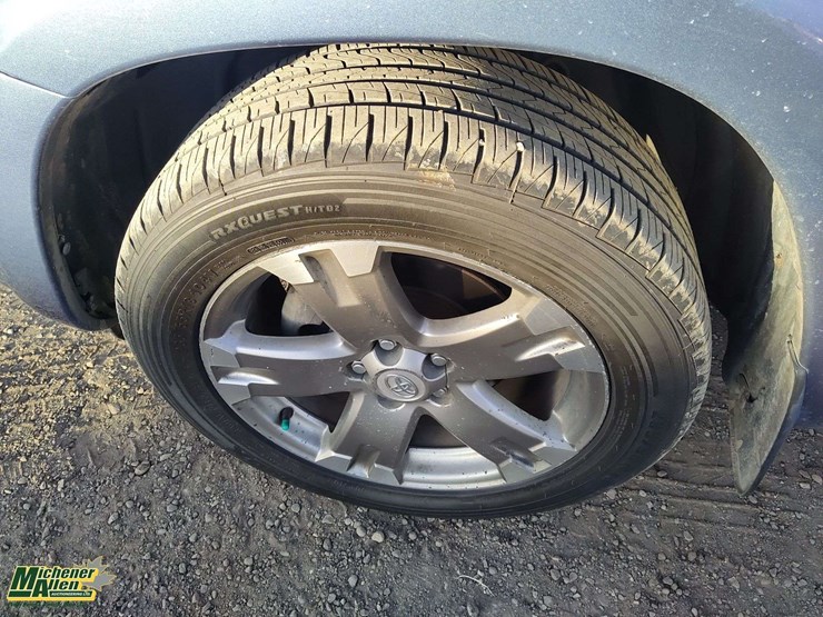 2011-toyota-rav4-image-27