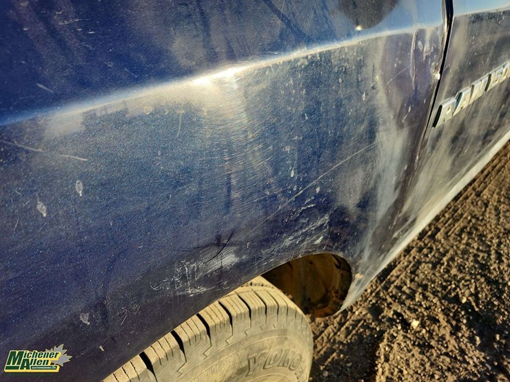 2012-dodge-1500-image-36