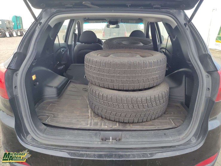 2010-hyundai-tucson-image-18