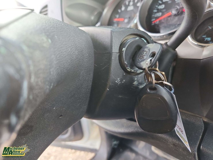 2012-chevrolet-silverado-3500hd-image-23