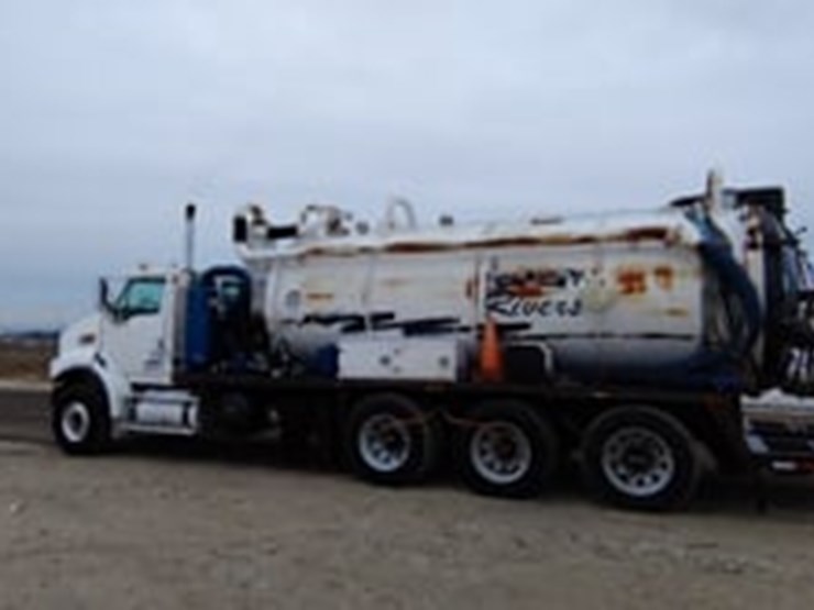 2005-sterling-lt9500-image-5