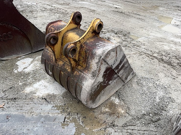 36in.-digging-bucket-excavator-bucket-image-2