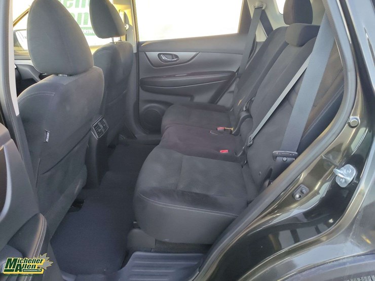 2014-nissan-rogue-image-16