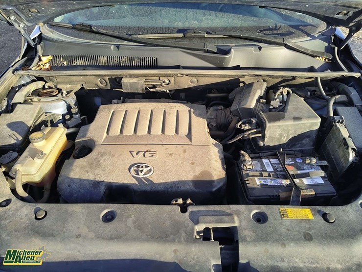 2011-toyota-rav4-image-25