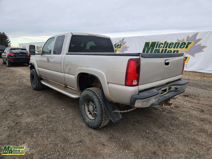 2006-chevrolet-silverado-2500hd-image-3