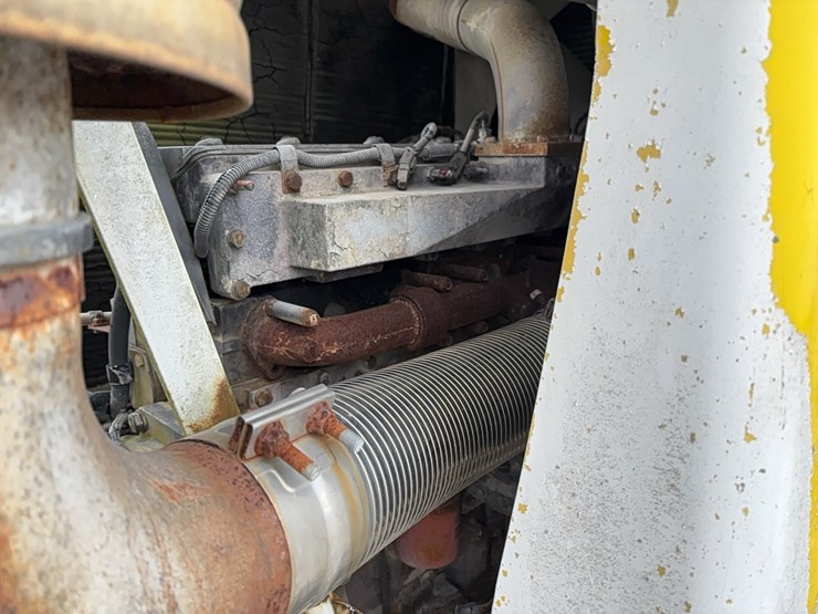 2000-advance-cm3ap6811-concrete-mixer-truck-vn:5dg8au4t0y0007567-image-12