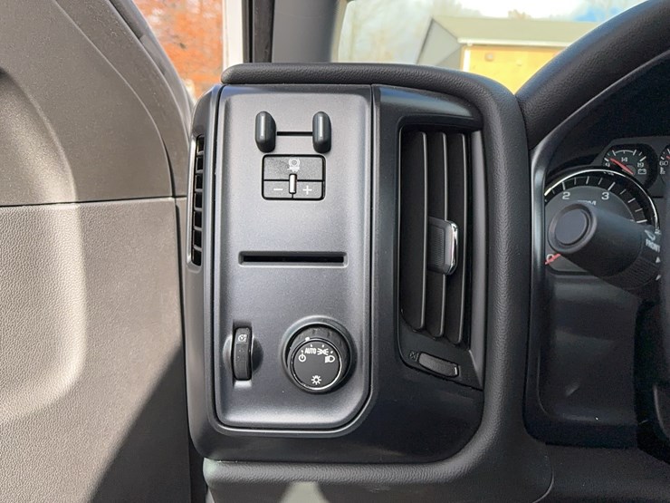 new-unused-chevy-5500-cab-&-chassis-image-17