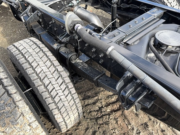 new-unused-chevy-5500-cab-&-chassis-image-7