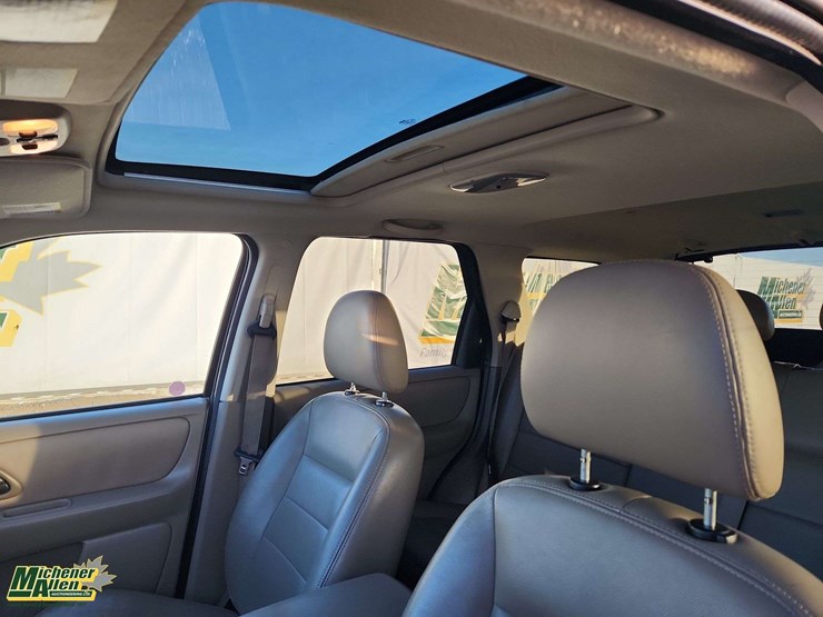 2005-ford-escape-xlt-image-25