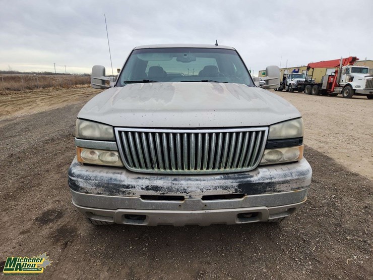 2006-chevrolet-silverado-2500hd-image-9