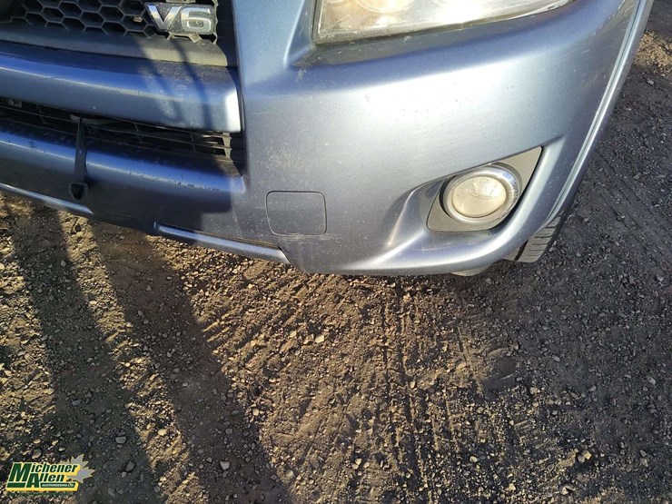 2011-toyota-rav4-image-32