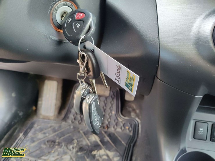 2011-toyota-rav4-image-11