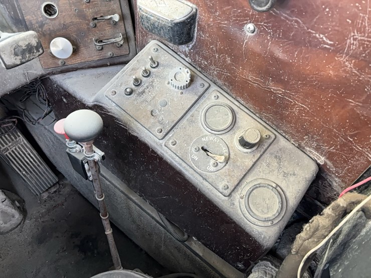 1999-advance-cm3ap6811-concrete-mixer-truck-vn:1a9tac4s0x0007083-image-26