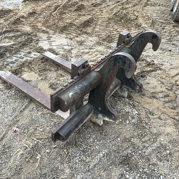 60IN. FORKS RUBBER TIRED LOADER ATTACHMENT