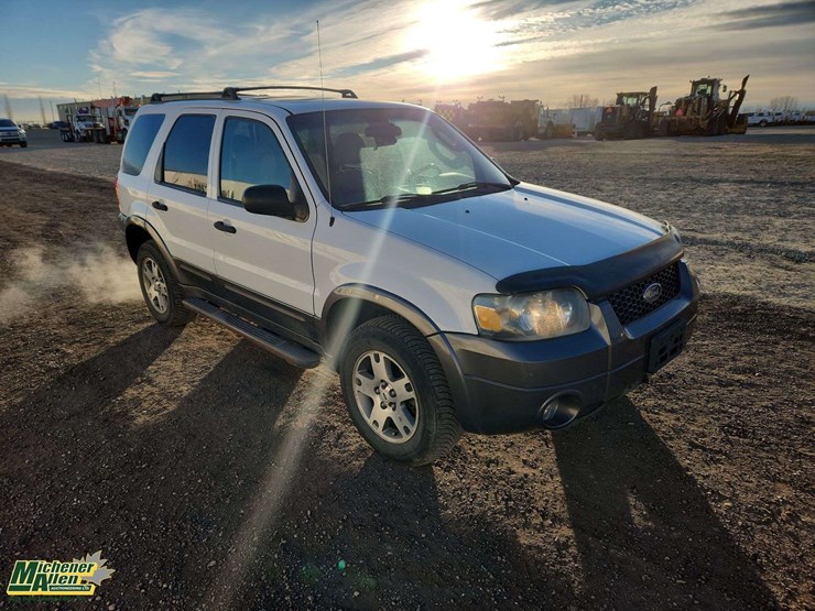 2005-ford-escape-xlt-image-2