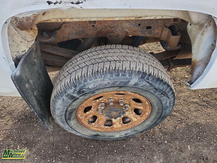 2012-chevrolet-silverado-3500hd-image-12