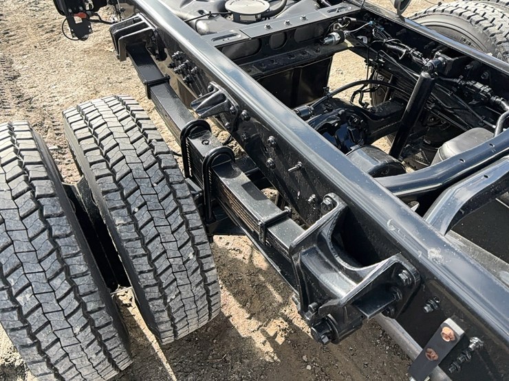 new-unused-chevy-5500-cab-&-chassis-image-7