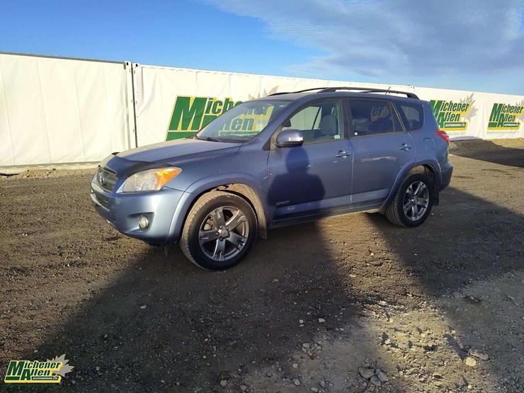 2011-toyota-rav4-image-1
