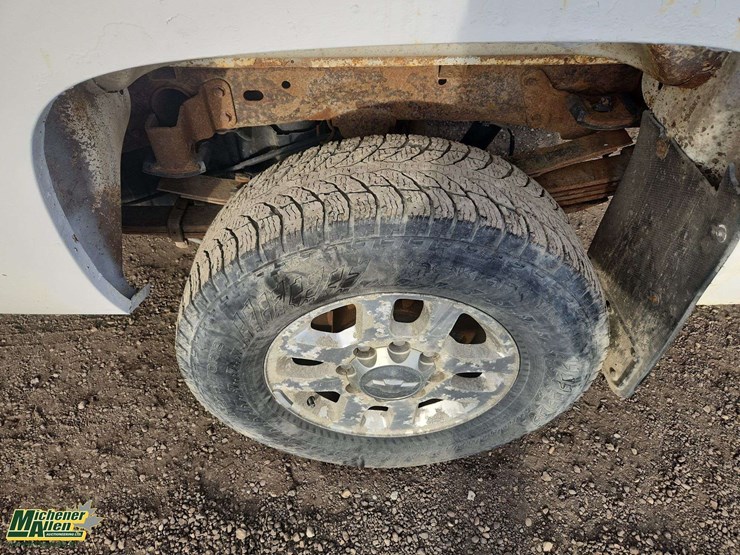 2012-chevrolet-silverado-3500hd-image-13