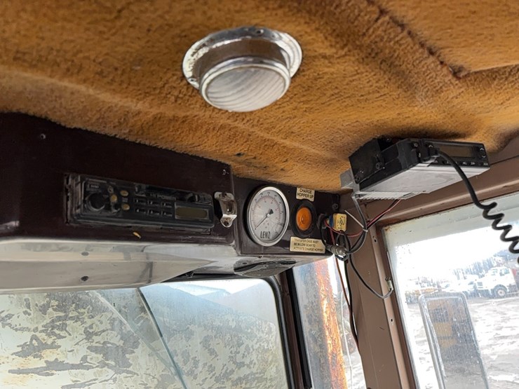 1999-advance-cm3ap6811-concrete-mixer-truck-vn:1a9tac4s8x0007087-image-25