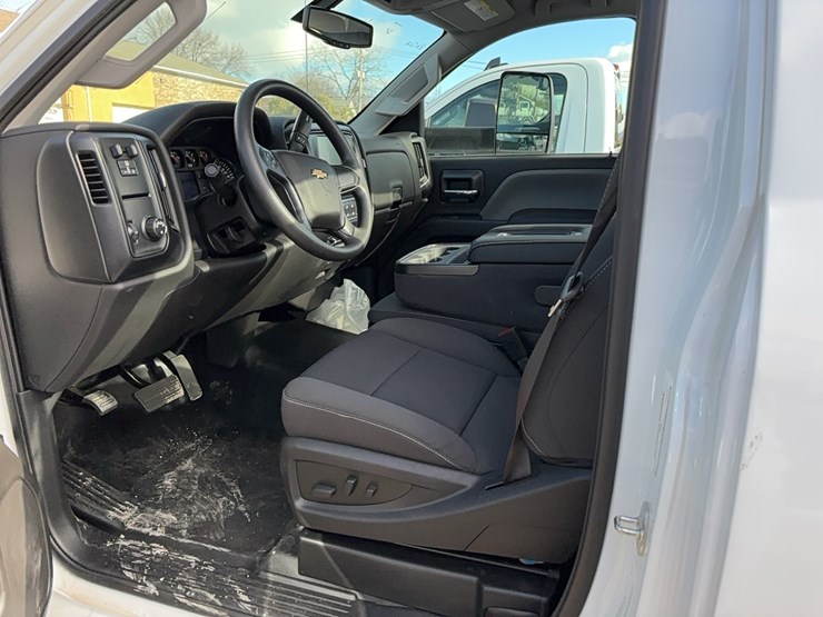 new-unused-chevy-5500-cab-&-chassis-image-10