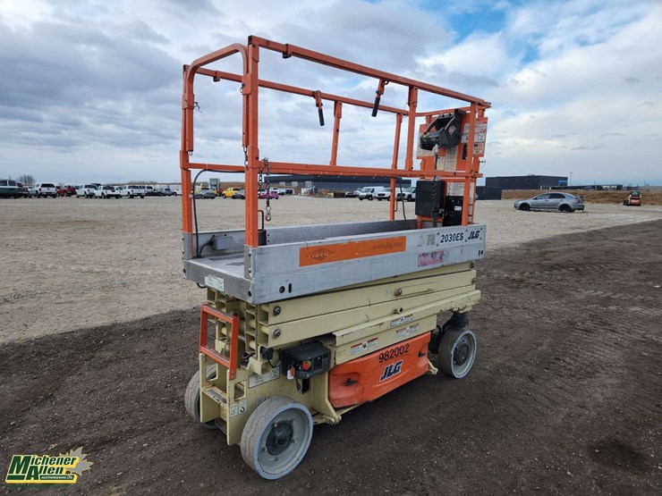 2007-jlg-2030es-image-3