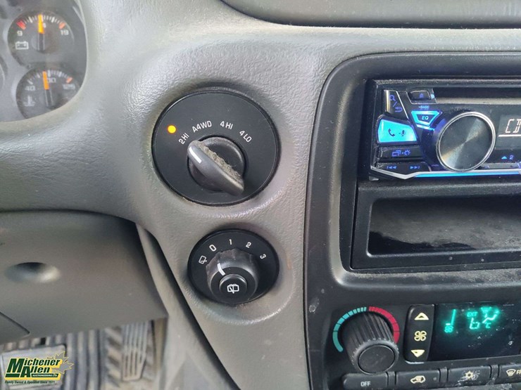 2004-chevrolet-trailblazer-image-12