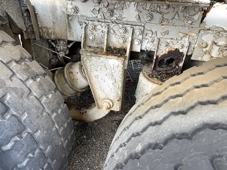 1999-advance-cm3ap6811-concrete-mixer-truck-vn:1a9tac4s0x0007083-image-8