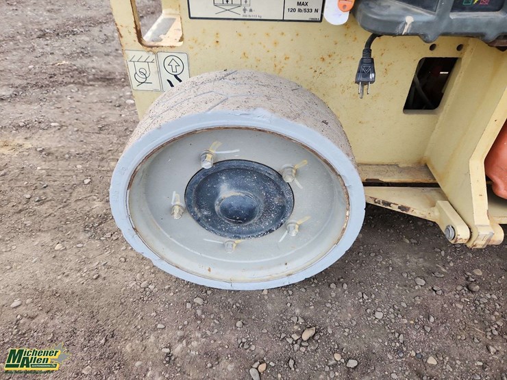 2007-jlg-2030es-image-12