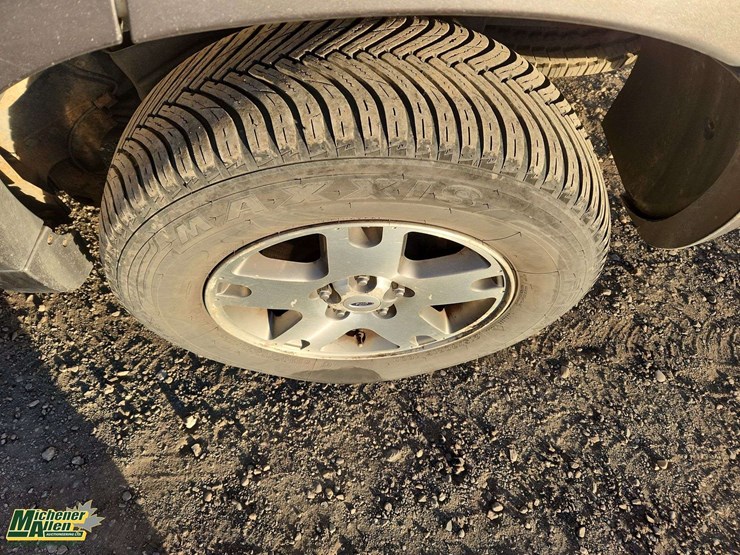 2005-ford-escape-xlt-image-12