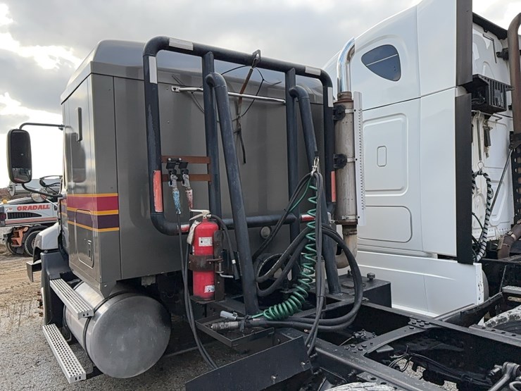 2007-mack-cxn613-truck-tractor-vn:1m1ak06y37n023197-image-11