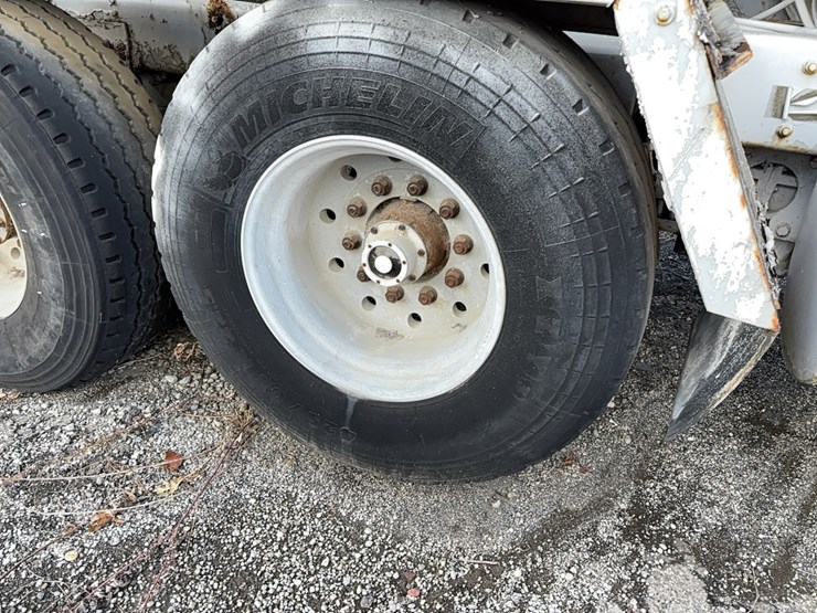 1999-advance-cm3ap6811-concrete-mixer-truck-vn:1a9tac4s0x0007083-image-5