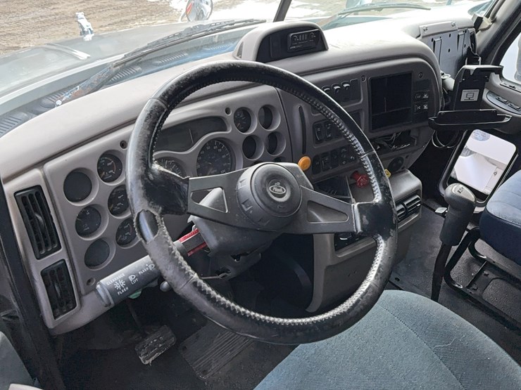 2007-mack-cxn613-truck-tractor-vn:1m1ak06y37n023197-image-15