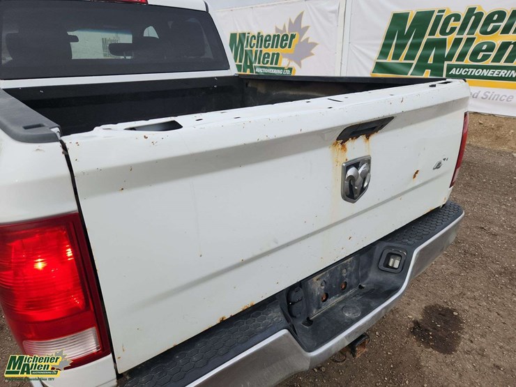 2012-dodge-1500-image-37