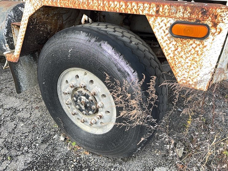 1999-advance-cm3ap6811-concrete-mixer-truck-vn:1a9tac4s0x0007083-image-17