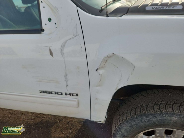 2012-chevrolet-silverado-3500hd-image-35