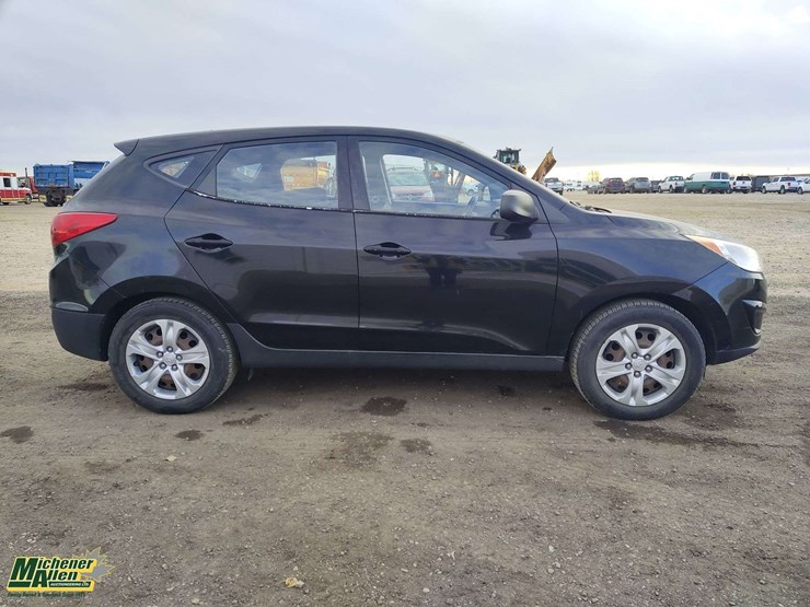 2010-hyundai-tucson-image-21