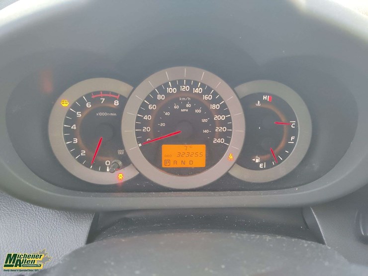 2011-toyota-rav4-image-9