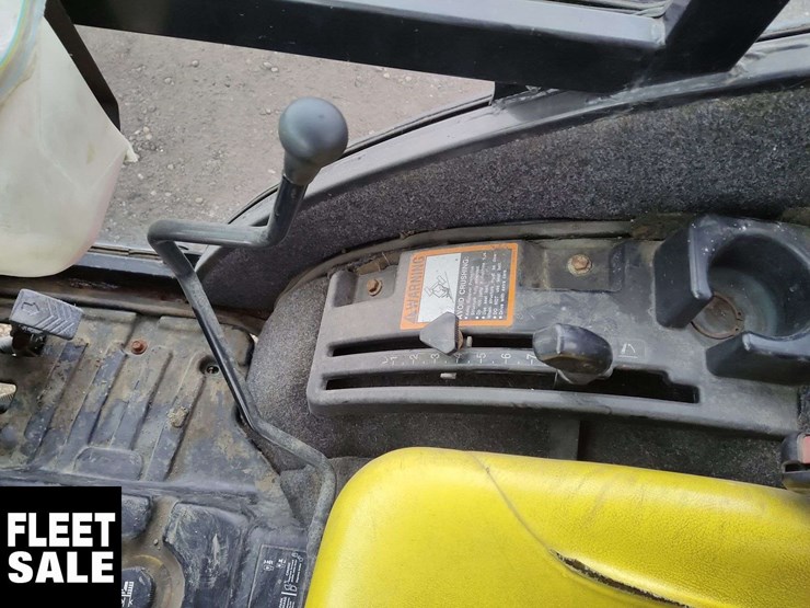 2013-john-deere-2025r-image-14