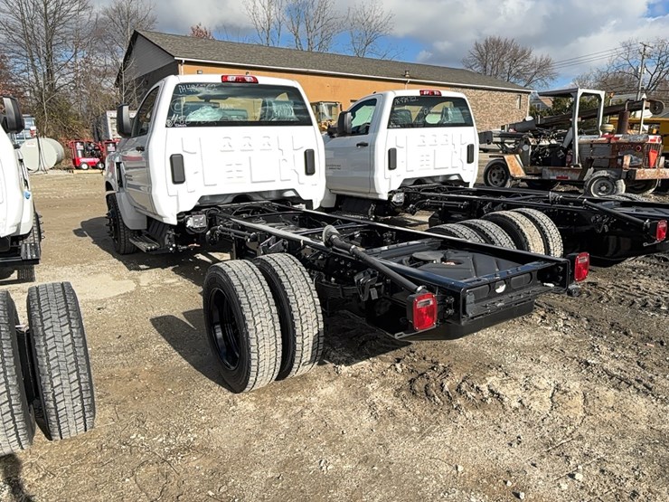 new-unused-chevy-5500-cab-&-chassis-image-4