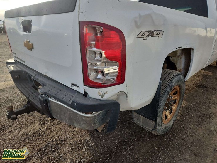 2012-chevrolet-silverado-3500hd-image-37