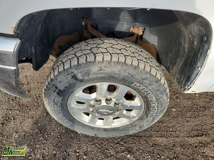 2012-chevrolet-silverado-3500hd-image-10