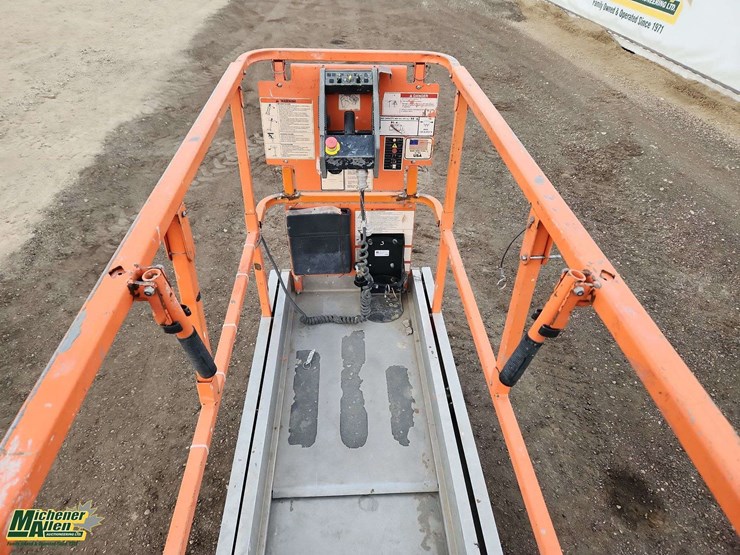 2007-jlg-2030es-image-20